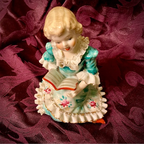 Victorian Lace Porcelain Boy & Girl Figurine Set - Picture 5 of 13